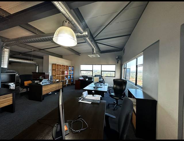 528M² OFFICE FOR SALE IN SUNNINGHILL